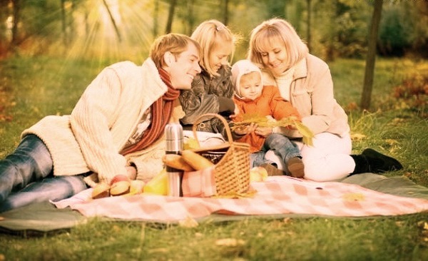 Осенняя фотосессия семейный пикник